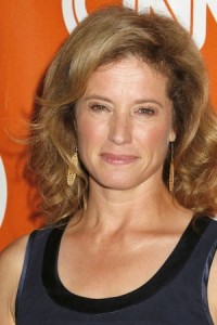 Nancy Travis